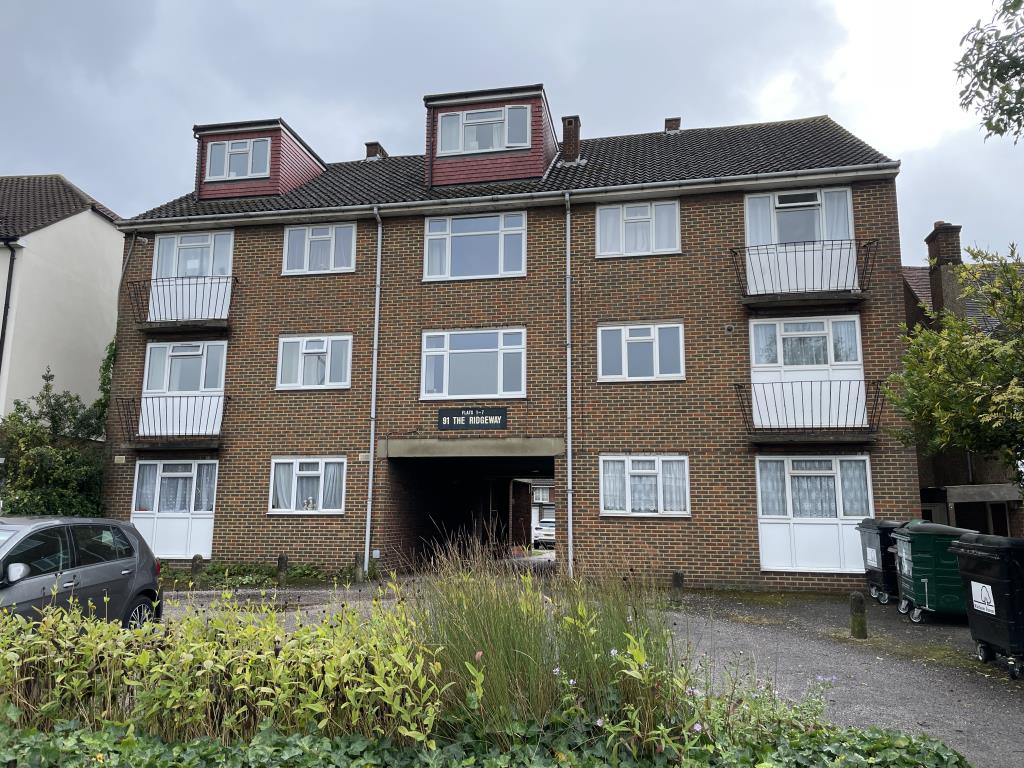 Lot: 88 - FREEHOLD GROUND RENTS - External image of block from street level
